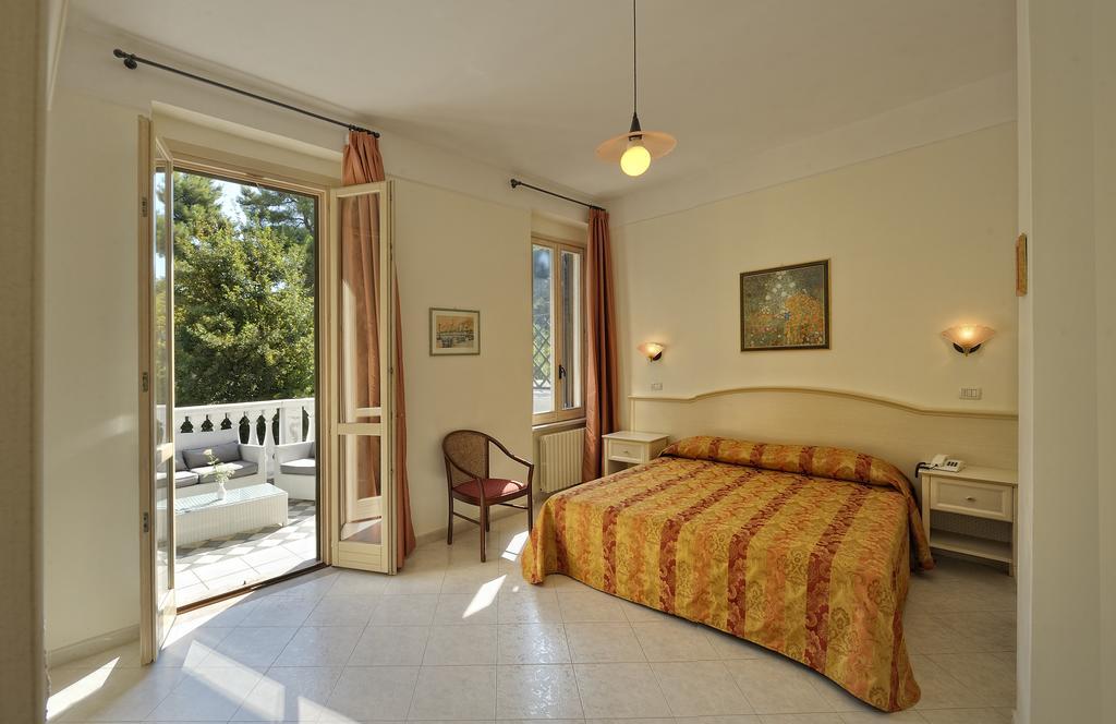 Park Hotel Villa Maria San Menaio Room photo